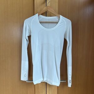 Lululemon Womens Swiftly Tech Long Sleeve Size 4 White